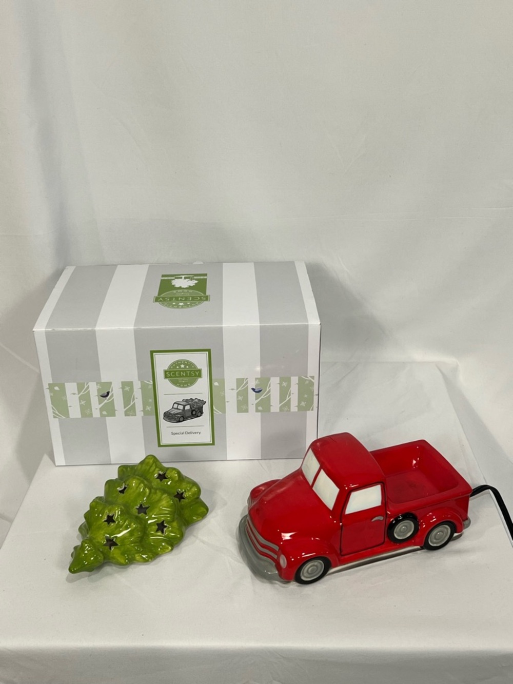 Scentsy Special Delivery Red Retro Truck Christmas Tree